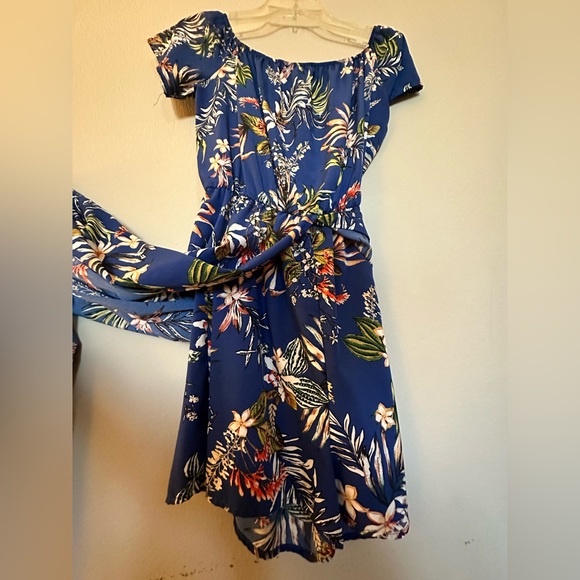 Aloha Off the shoulder Romper/dress - Med - Picture 4 of 4